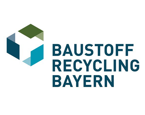 Logo von Baustoff Recycling Bayern mit einem geometrischen Würfeldesign in Blau- und Grüntönen neben dem Firmennamen.